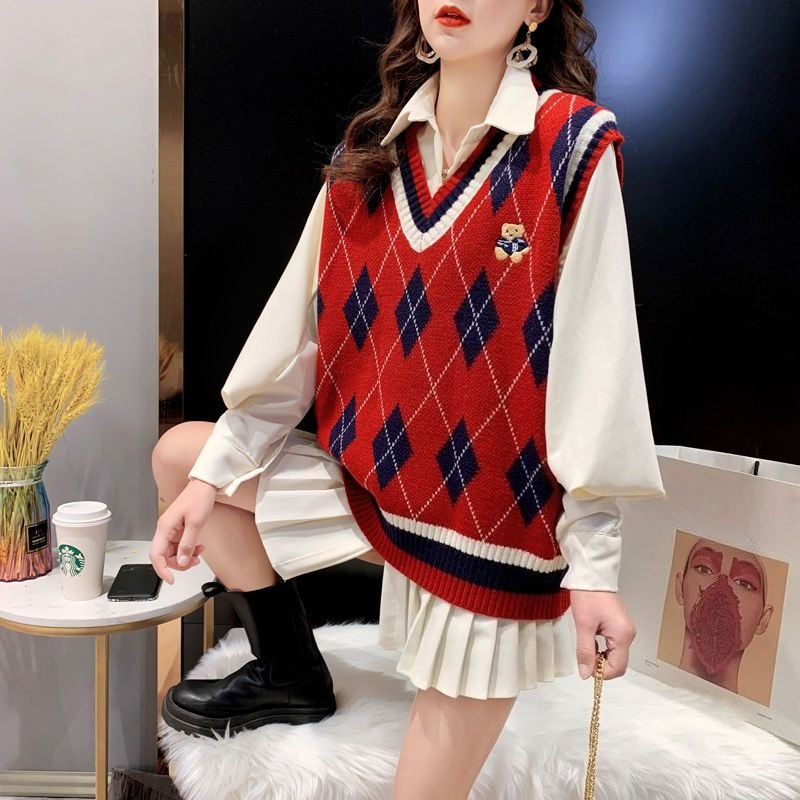 Winter Clothing Trends 2025 Women'S - Gilets en tricot rouge pour femmes